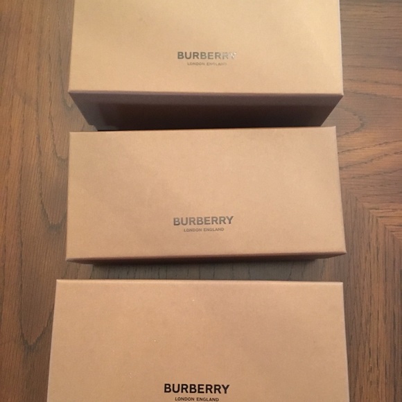 COPY - Burberry Box Bundle - 3 Boxes - 1 LG & 2 SM - Picture 2 of 10